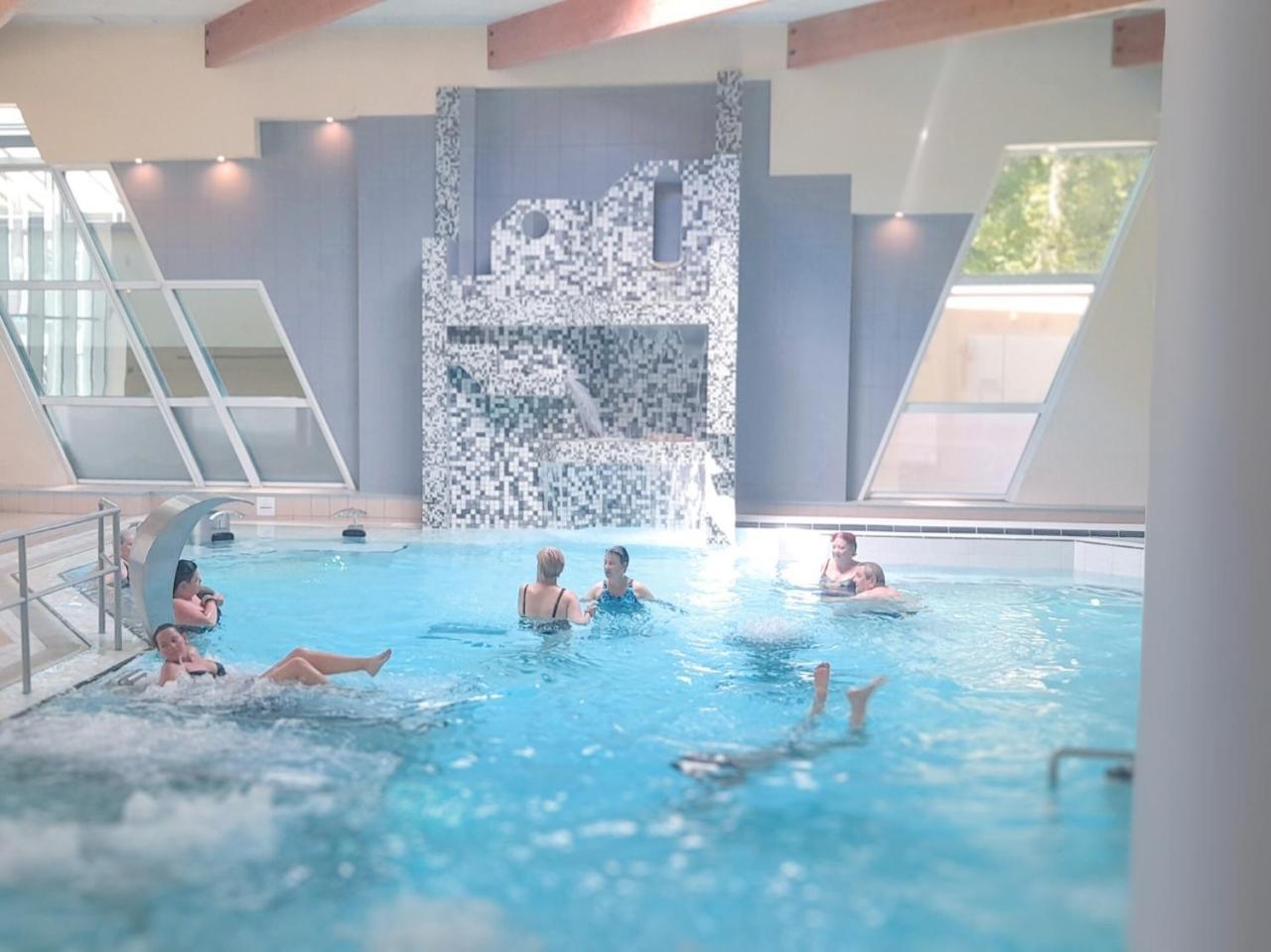 Grand Hotel De Bourbon-Lancy - Spa Et Restaurant - Logis Kültér fotó