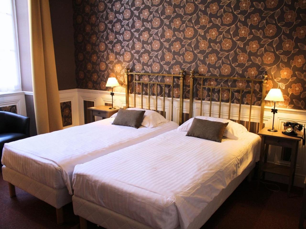 Grand Hotel De Bourbon-Lancy - Spa Et Restaurant - Logis Kültér fotó