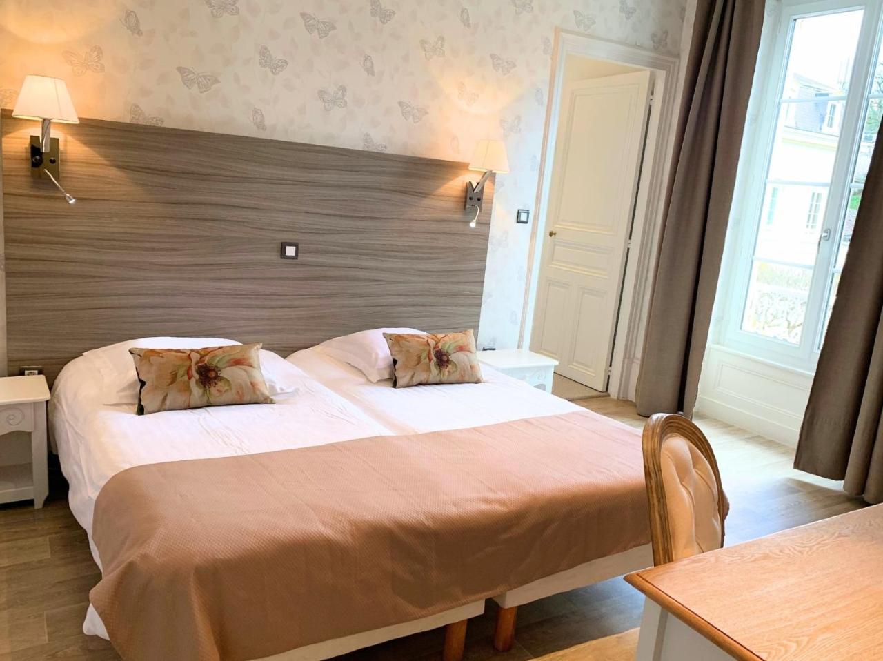 Grand Hotel De Bourbon-Lancy - Spa Et Restaurant - Logis Kültér fotó