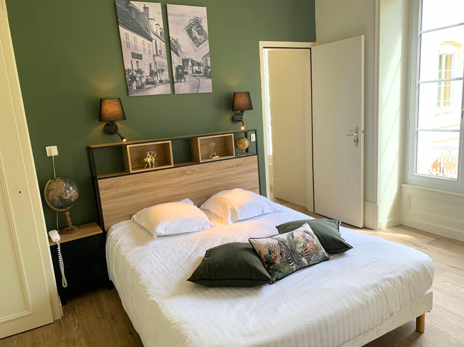 Grand Hotel De Bourbon-Lancy - Spa Et Restaurant - Logis Kültér fotó